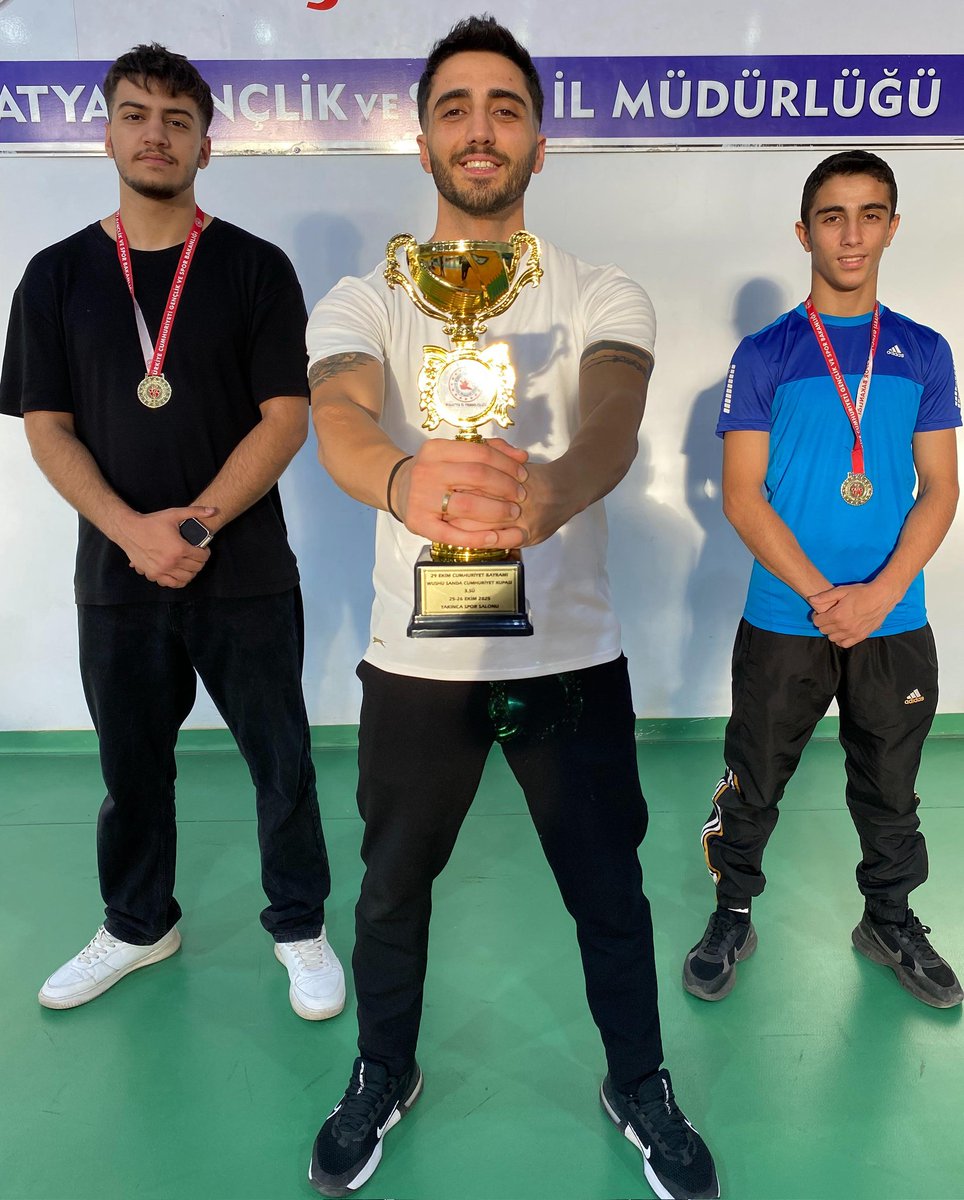 Bingöllü sporculardan Wushu Kung-fu Şampiyonası’nda büyük başarı

29 Ekim Cumhuriyet Bayramı etkinlikleri kapsamında düzenlenen İller Arası Wushu Kung-fu Kupası Şampiyonasında, Bingöl Belediye Yaşam Spor Kulübü sporcuları büyük bir başarıya imza attı.

Türkiye’nin birçok ilinden