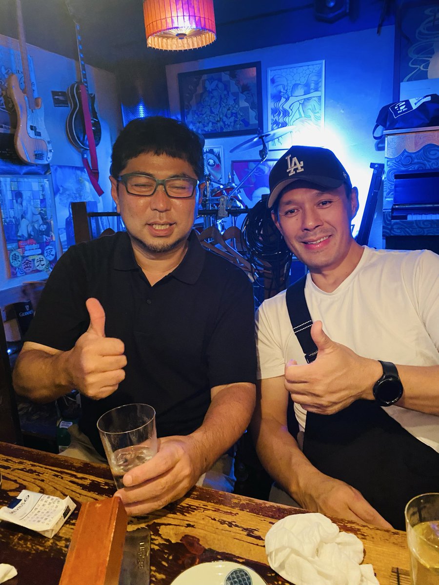 桃ライト
のホームページを作ってくれた、
まさみちゃんと
英語訳手伝ってくれた、
僕の弟の竜一
初顔合わせ！

弟と10年ぶりに再会みたいで、
🇨🇦でお世話になってた、けんじさん。
良い夜だった。

桃ライト
20:00〜