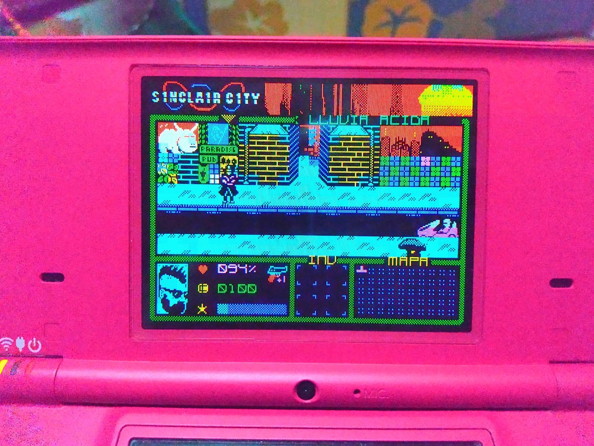Así de chulo se ve el S1NCLA1R C1TY en una Nintendo DS. :) Con los controles se juega fantástico.