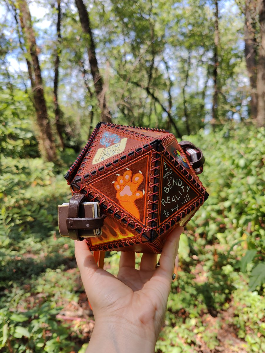 NoisyCrafting's tweet photo. "I am of the Empire, but I am no friend to the Empire."
🔥Caleb Widogast🔥 #dicebag
@VoiceOfOBrien @CriticalRole

#themightynein #mightynein #criticalrole #criticalrolefanart
#NOISYcrafting https://t.co/bNYDEpfLRX