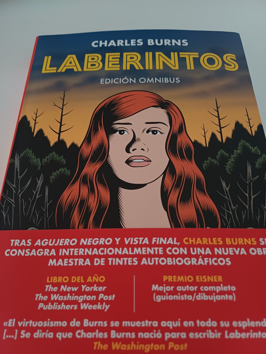 Inquietante, sugerente, maravillosa la historia de Charles Burns. Una lectura que se adentra en nosotros. 
<a href="/ReservoirBooks/">Reservoir Books</a>