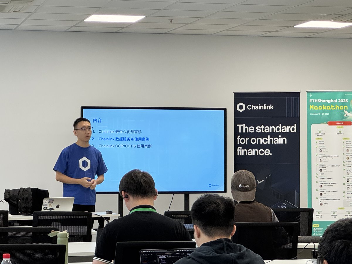 EthereumSH's tweet image. All workshops of #ETHShanghai Hackathon have come to a close!🥰

Huge thanks to today’s amazing speakers for sharing their insights and sparking so much inspiration 👇

👉 @Bitzack_01｜@LXDAO_Official Builder &amp;amp; GovNERDs of Optimism
👉 Frank｜@chainlink DevRel…