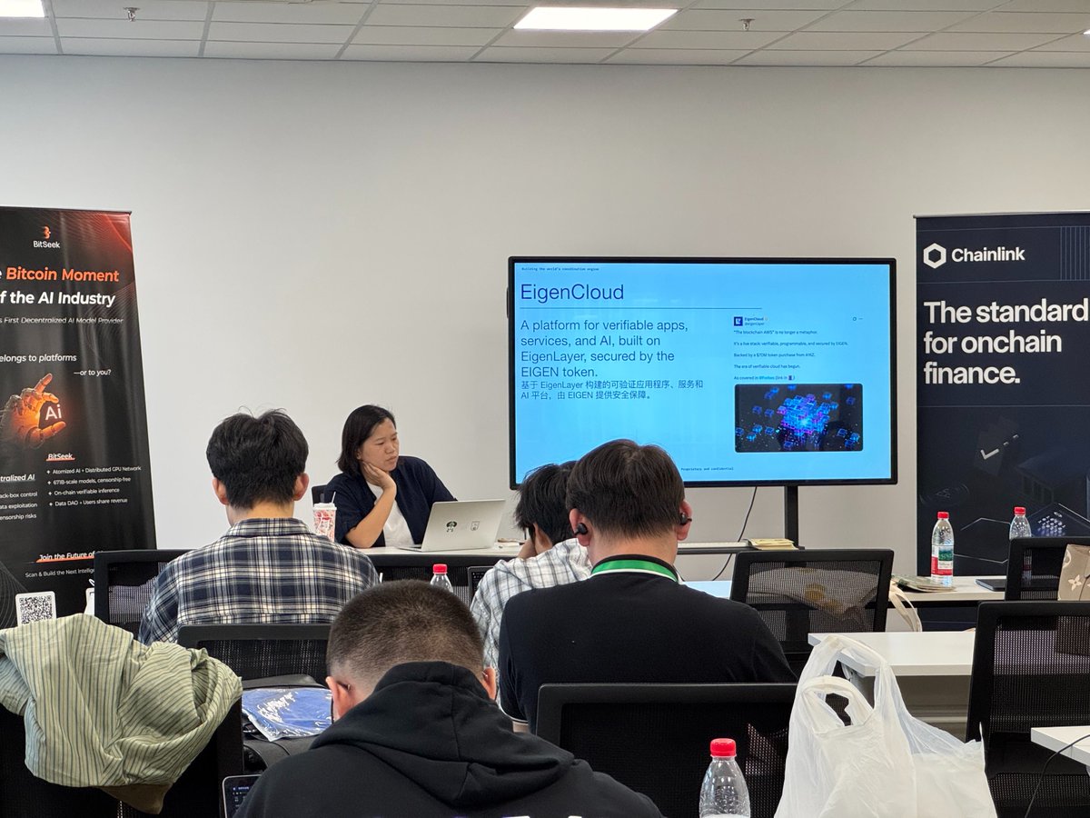 EthereumSH's tweet image. All workshops of #ETHShanghai Hackathon have come to a close!🥰

Huge thanks to today’s amazing speakers for sharing their insights and sparking so much inspiration 👇

👉 @Bitzack_01｜@LXDAO_Official Builder &amp;amp; GovNERDs of Optimism
👉 Frank｜@chainlink DevRel…