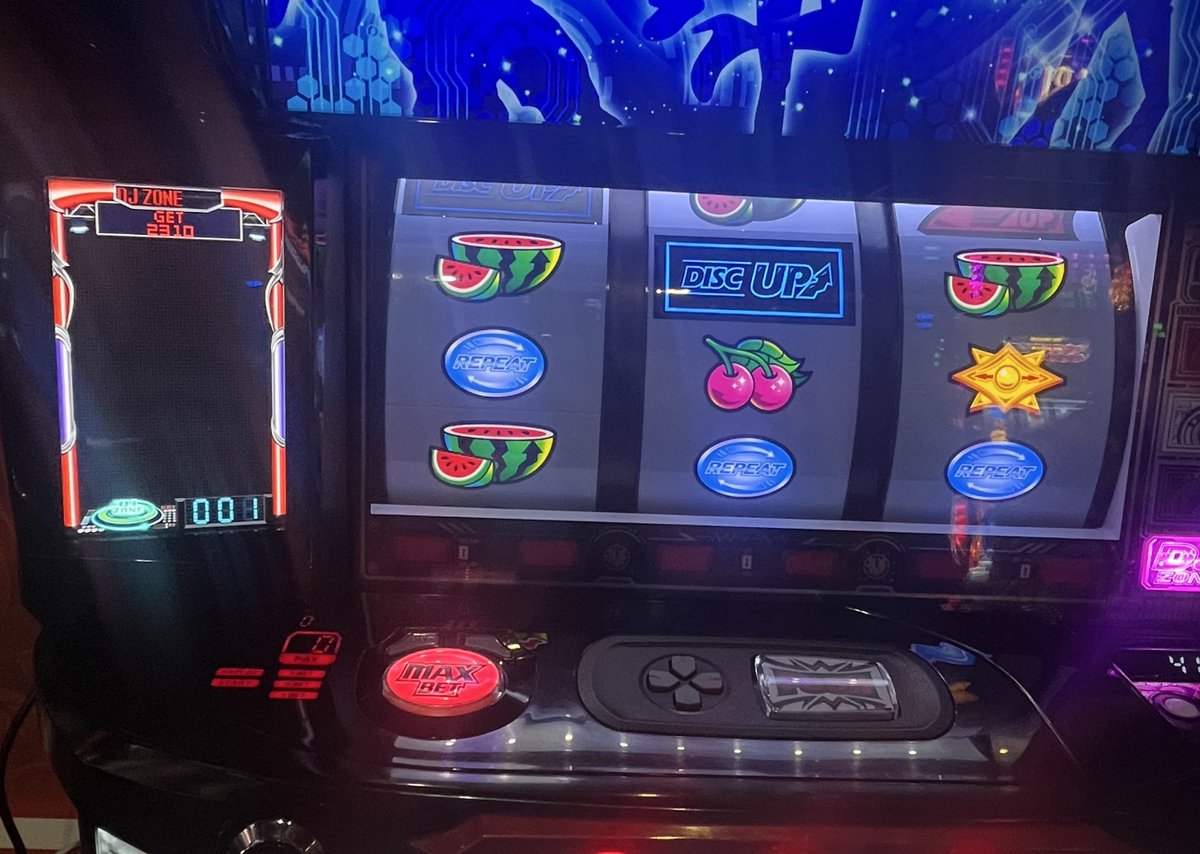 昨日めでたく素晴らしい台を打てたお陰で、
オールキャンベル
虹トロ
エイリやん
バケ中1g連
1回のボナで2回スイカ乗せ
などなど初めての物沢山見れたけど、
あと一回当てれば念願のエイリやん見れそうな枚数で300近くハマり、諦めてたラスト2Gでの普通のキャラリンからのこれは良くない汁でてた(早口