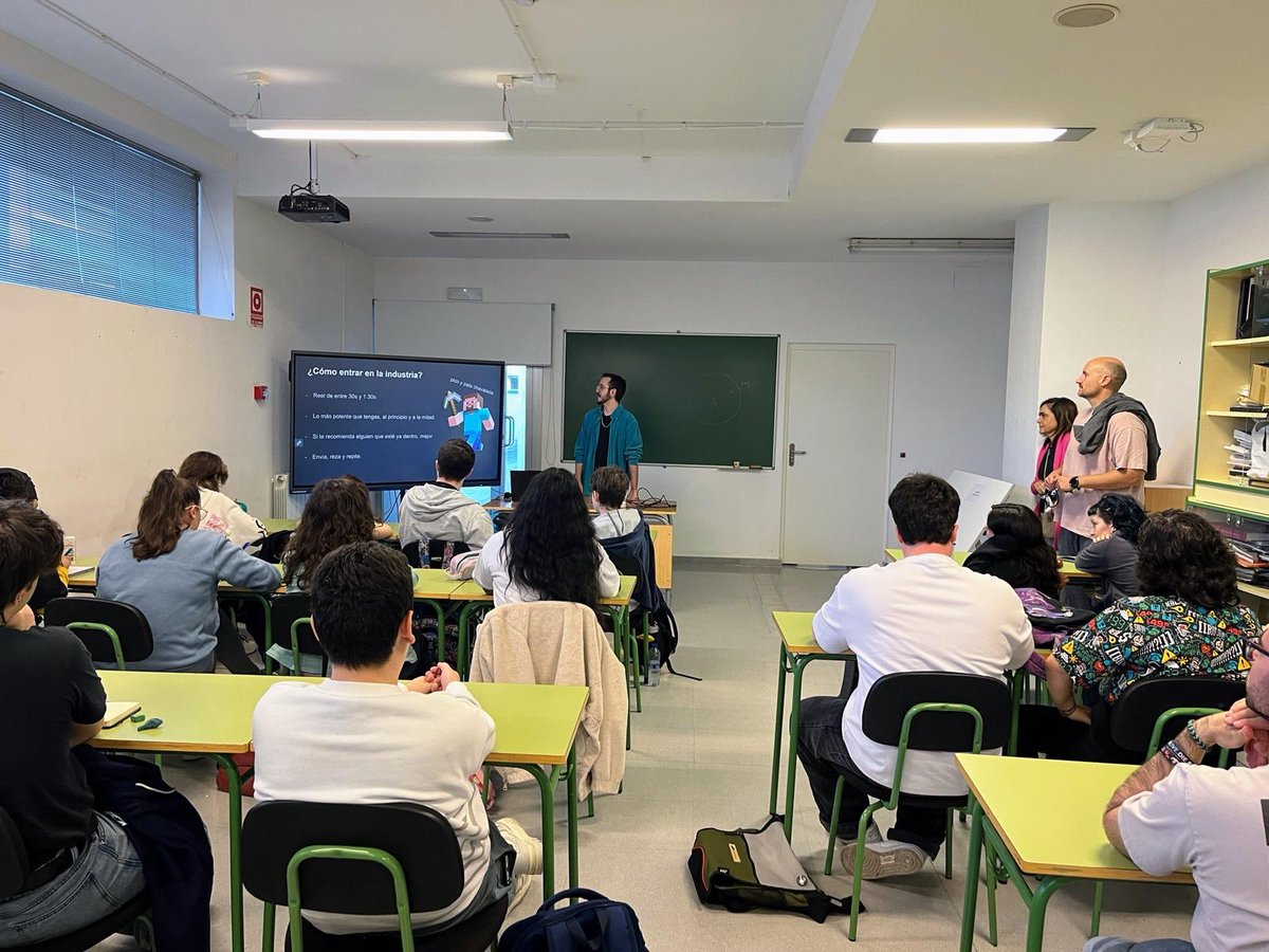 🎨✨Tuvimos el honor de recibir en la escuela a Ricardo Camacho Cortés, <a href="/rickevilworm/">GusanoPandémico</a>, ilustrador y animador con una gran trayectoria. Nos compartió cómo empezó en la industria de la animación y nos dio tips valiosísimos para abrirnos camino en ella. ¡Gracias ❣️