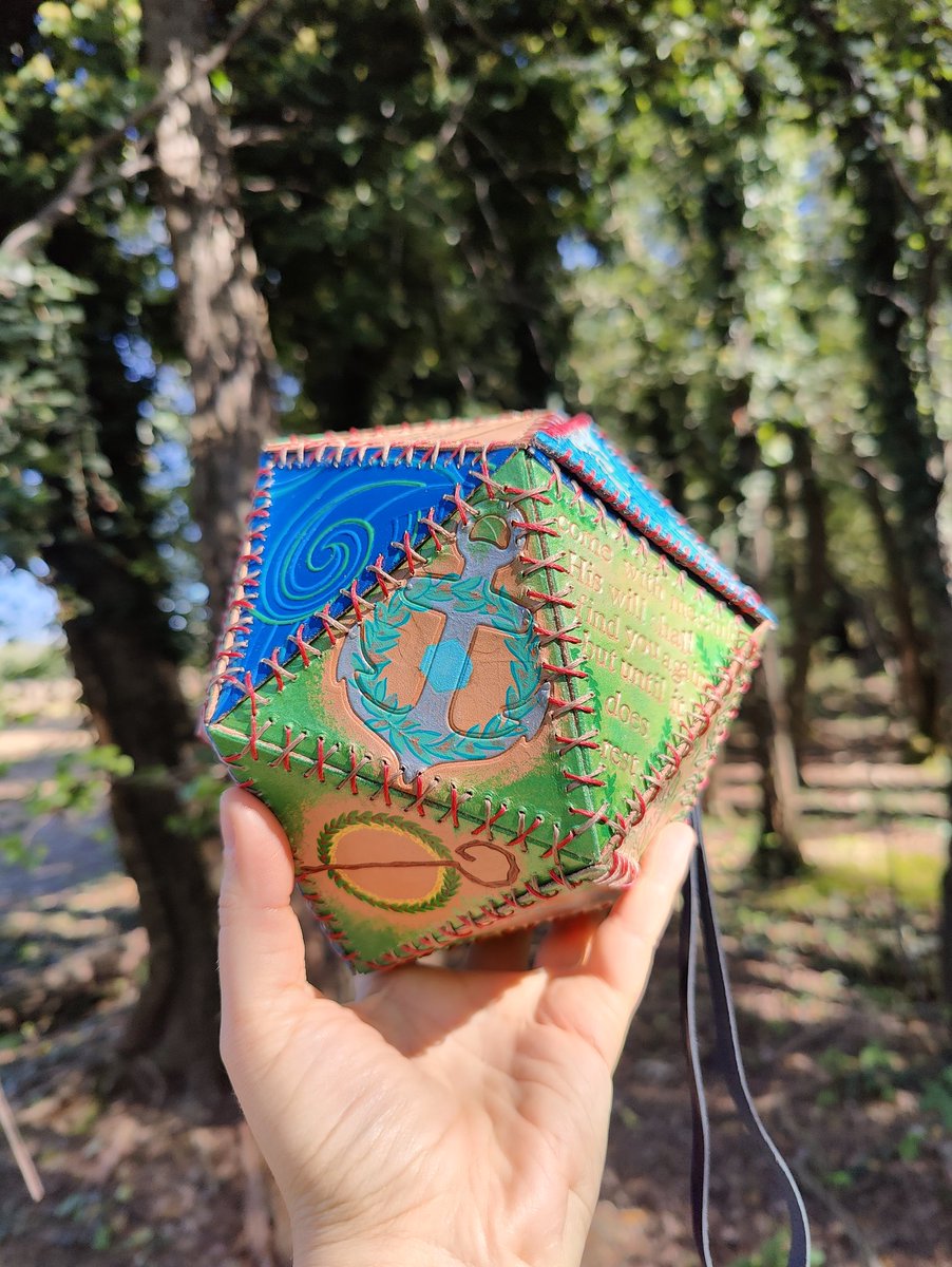 NoisyCrafting's tweet photo. "You need me more than I need you."
🌊Fjord Stone🌊 #dicebag
@WillingBlam @CriticalRole

#mightynein #themightynein #criticalrole #CriticalRolefanart #NOISYcrafting https://t.co/pyoM6PYUbI
