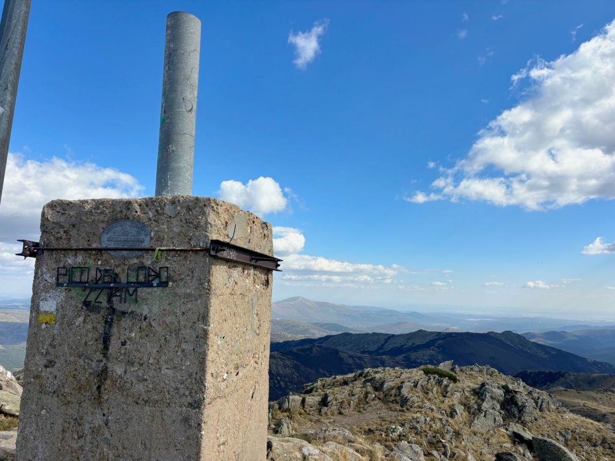 somosCLM's tweet photo. El radar que nunca fue y el olor a humo del techo de Castilla-La Mancha
✍️ 𝑃𝑜𝑟 𝐻𝑢𝑚𝑏𝑒𝑟𝑡𝑜 𝑑𝑒𝑙 𝐻𝑜𝑟𝑛𝑜 

https://t.co/cEEqJWaTbl
@hdelh
#somosCLM #NoticiasCLM https://t.co/ddpGulwoWj