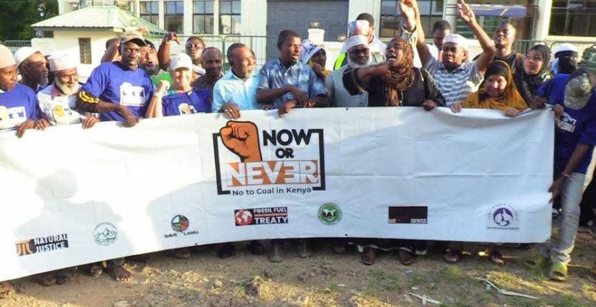 DontGasAfrica's tweet photo. #MondayMotivation: Kenyan activists fought tirelessly to stop a dirty coal plant in Lamu — and they won! ✊🏿

This victory by @savelamu, backed by @naturaljustice, @katibainstitute, and the @deCOALonize  Campaign, is a victory for Africa.

https://t.co/EqAUs2ByKt https://t.co/4l9VCJ0oiZ