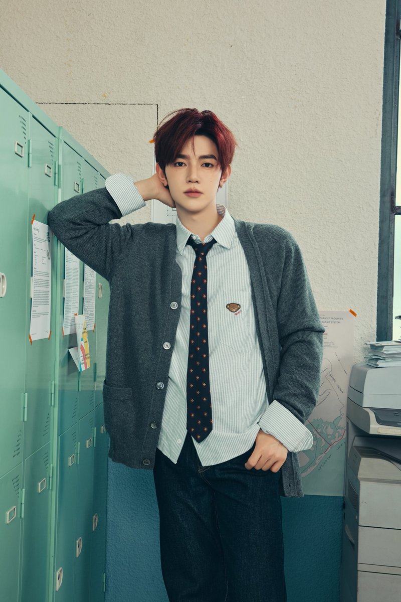 ZEROBASEONE 2026 SEASON'S GREETINGS '(0_1) World'

Concept Photo
#성한빈 #김지웅 #장하오 

#ZEROBASEONE #ZB1 #제로베이스원
#SUNGHANBIN #KIMJIWOONG #ZHANGHAO