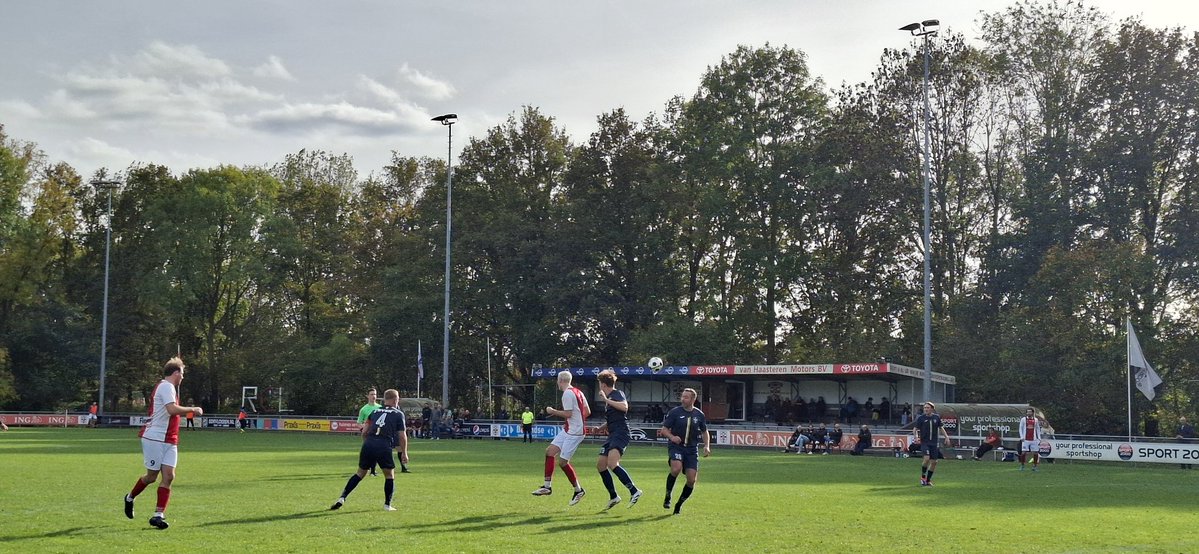 🗓️  18/10/2025
🕰  14:30
⚽️  RCL Leiderdorp - Sporting Leiden 3-0
📍  Leiderdorp 
🏟  Sportpark De Bloemerd
🎟️  €0
🏆  Districtbeker West 2 
👥️  ±200