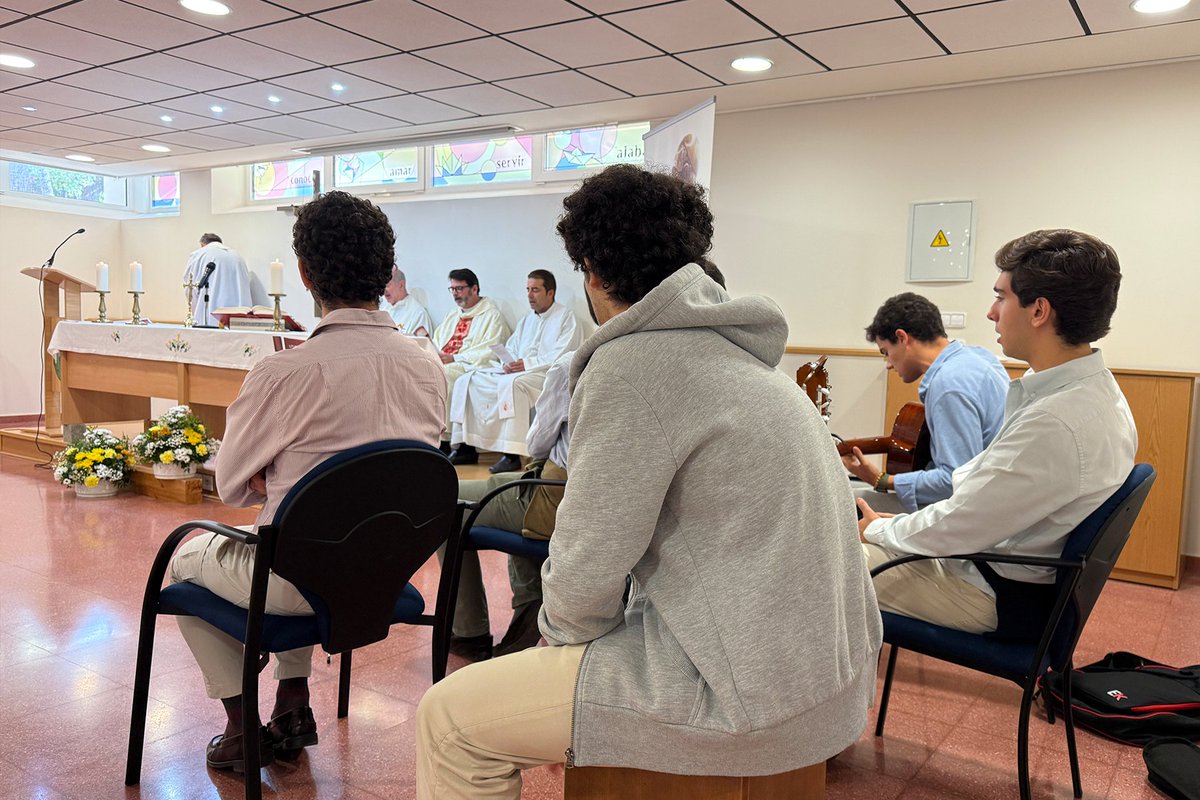 Eucaristía de San Antonio María Claret

Arrancamos la semana en honor al Padre Claret que celebraremos el próximo 24 de octubre y en los Colegios Mayores Claretianos hemos preparado un programa de actividades para dar a conocer su carisma. 

#MásAlcalá #UnMayorEsMás