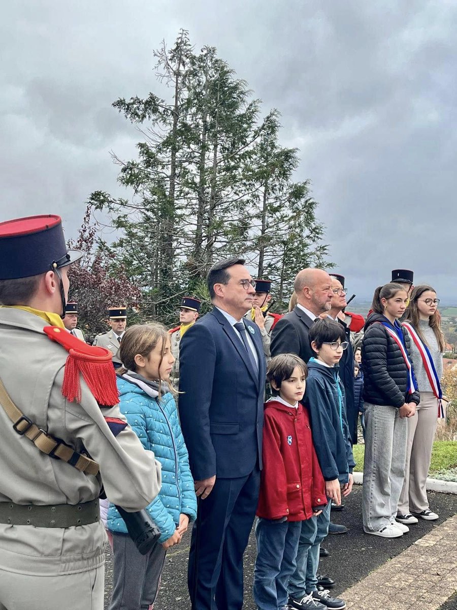 #Mémoire 🇫🇷🕊
Rendez-vous le mardi 11 novembre à 11h au Monument aux Morts de Châtel-Guyon pour commémorer l'Armistice de 1918 et rendre hommage aux Châtelguyonnais morts pour la France.