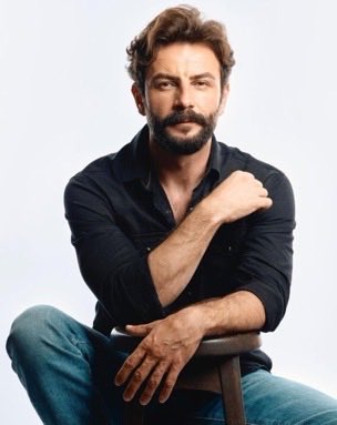 DiziDuny's tweet photo. #GökberkDemirci sevenler doğum günü vesilesiyle kanser tedavisi gören çocuklara özel bağışta bulundu. 👏🏻 https://t.co/x8MRtCV30Q