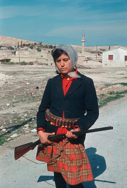 Kıbrıs'ta direnişci bir Türk kadını; Aysel hanım.

Arpalık Köyü / Kıbrıs, 1964
