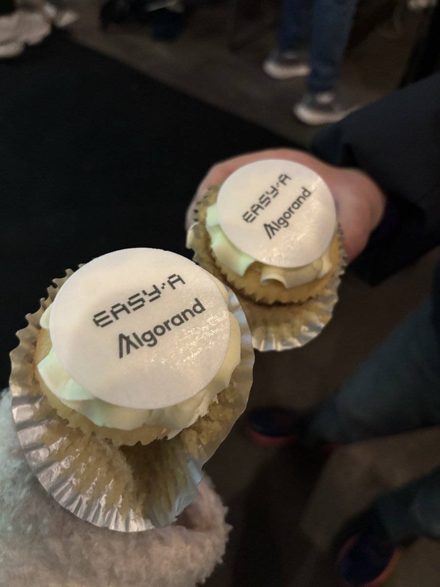 arukanism's tweet image. 🎈 i hit 100 followers
great growth for being fairly active these 5 days on the platform. all thanks to @easya_app x @AlgoFoundation hack!
> i won 3rd place in their pitchathon & some money with it too 🥳
this hack was worth the all-nighter
tysm @kwok_phil @dom_kwok