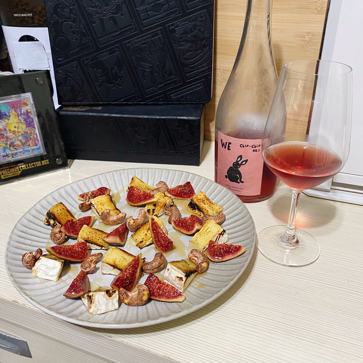 開心放假天🦌✨
給大家看看米蘇的起司盤🍷

晚點7：00會直播Pokémon哦~
youtube.com/live/Q61v05xg8…
