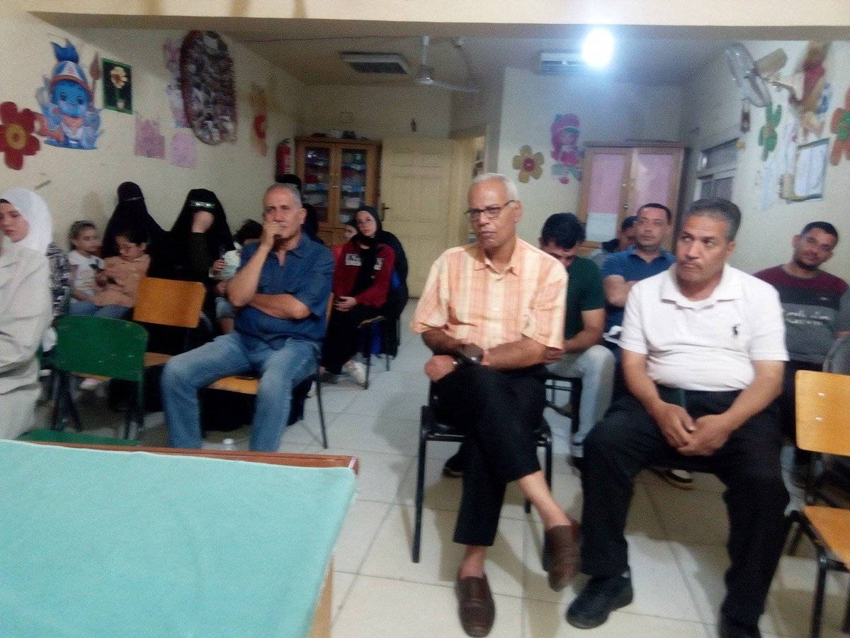 من ندوة أدب ما بعد الحداثة مساء أمس الأحد بمكتبة الطفل والشباب بسنورس