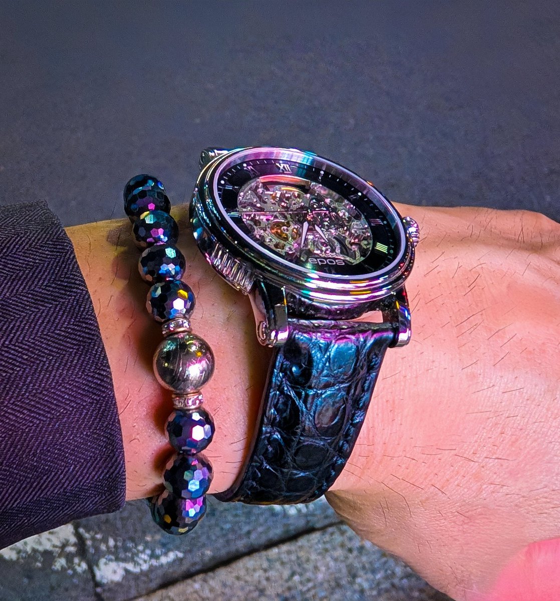 guardianofadult's tweet image. 文京区千石にある ＃喜三郎農場 。たんぱく質豊富なメニューが多く、お気に入りのお店だ。
夜の相棒の表情も美しい。クロコダイルの革ベルトに換装し、街のネオンに負けない存在感を放つ。
＃EPOS
＃Gibeon
＃Terahertz