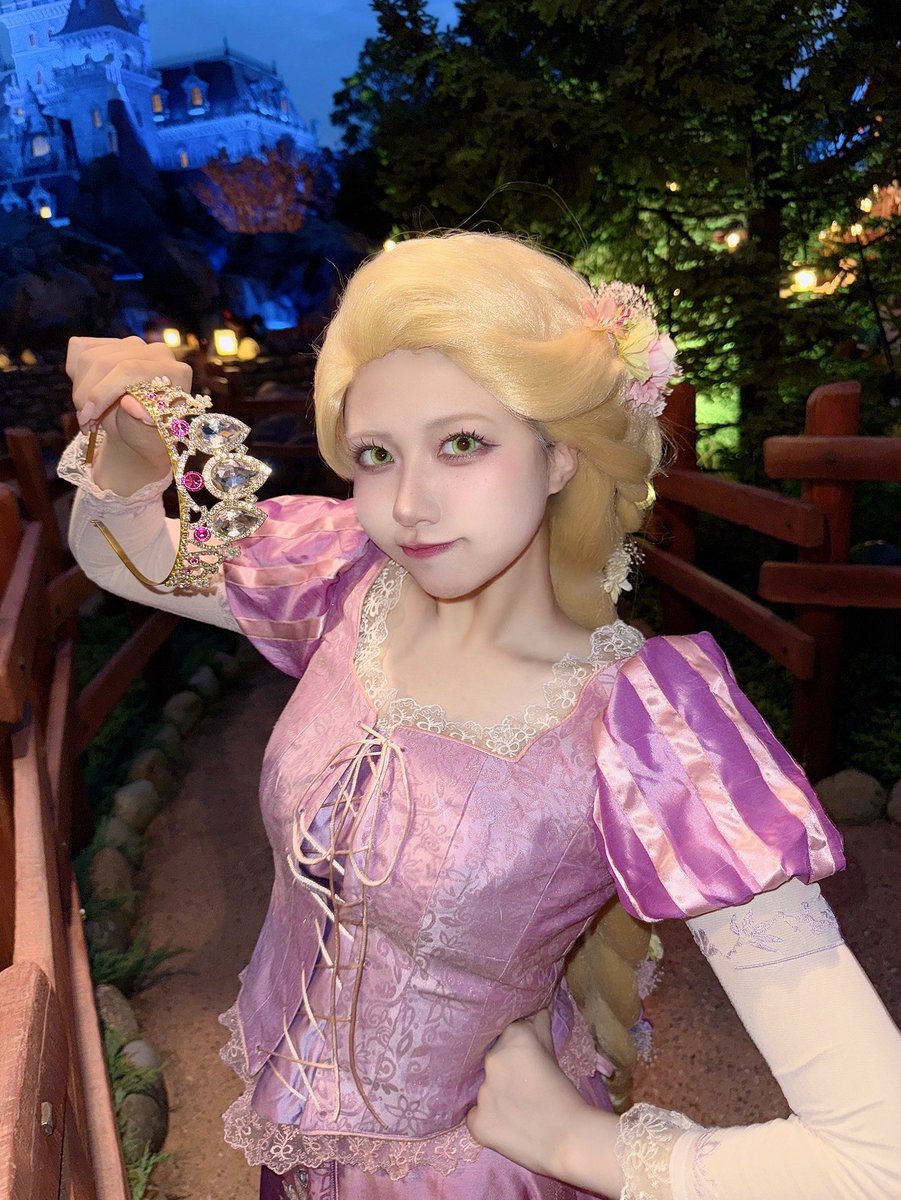 今年も！ラプンツェル☀️🦎🎨💜

 #Dハロ仮装2025