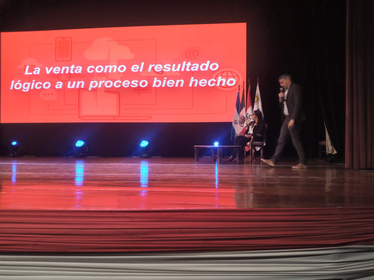En el #CONAMERCO2025, el Lic. Luis Garriga compartió su conferencia “El Arte de Vender tu Emprendimiento”.
Orgullo para el CLAM por su destacada participación en Asunción 🇵🇾.
#Gestión #Profesionales #Administración #CLAM #Mercosur
<a href="/CarlosDaparo/">Carlos Humberto Daparo</a> <a href="/TadeoGZ/">Tadeo Garcia Zalazar</a>