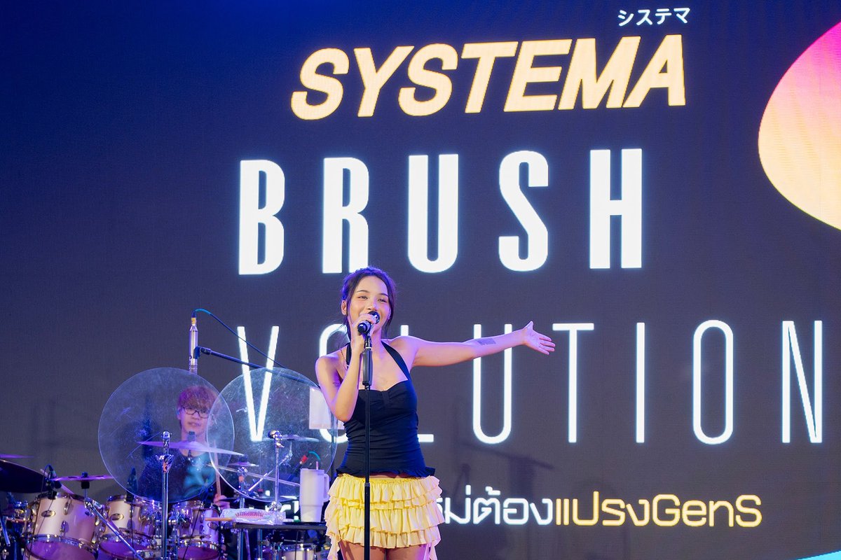 ANiceEnt's tweet photo. SYSTEMA Brushvolution Day ปฏิวัติ “เปลี่ยนแปรง”
“ต่อ-ธนภพ” พร้อม “โบกี้ไลอ้อน” และ “PROXIE” ร่วมปลุกพลัง Gen S
#Thanapob_lee
#BOWKYLION #PROXIEth
#คนGenใหม่ต้องแปรงGenS
#Brushvolution
#SystemaThailand
🔗https://t.co/HWMRojeiaY https://t.co/5O0o0MN910