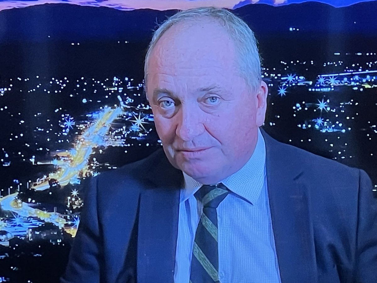 What a f#*ken clown! 🤡😂 Barnaby Joyce imploding on <a href="/4corners/">Four Corners</a> 🍿#auspol #trainwreck #4corners