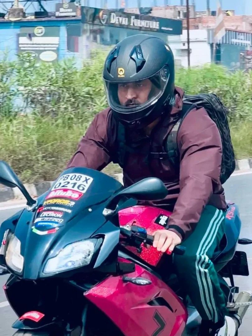 mahi163199's tweet image. Thala The Rider.⚡😎

#MSDhoni #RecentClick #ThalaDhoni