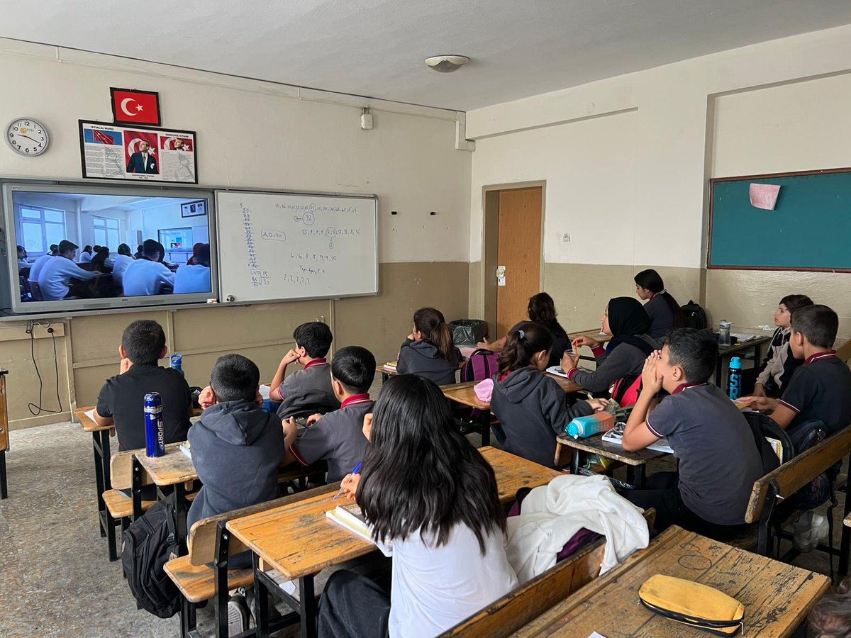 Bakanlığımızca geliştirilen yenilikçi, dijital öğrenme  platformu "MEBİ" okulumuz öğrencilerine  tanıtıldı.
<a href="/tcmeb/">Millî Eğitim Bakanlığı</a> 
<a href="/sanliurfammem63/">Şanlıurfa İl Milli Eğitim Müdürlüğü</a> 
<a href="/HaliliyeMem/">Haliliye İlçe Milli Eğitim Müdürlüğü</a> 
<a href="/MustafaCDR1/">Mustafa CİDİR</a>