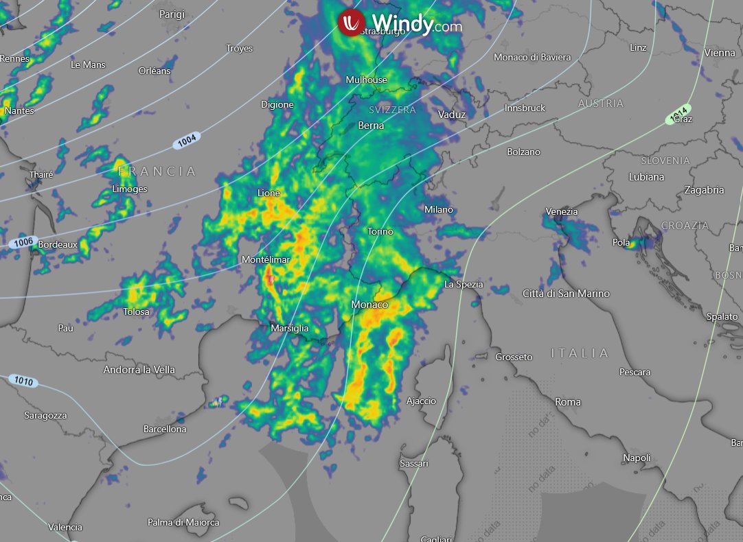 Buongiorno a tutti. Questa mappa del radar relativa alle precipitazioni in atto unita alle isobare ci mostra chiaramente l'ingresso dell'ondulazione di origine atlantica sul nostro paese a partire dal Nord-Ovest. Come previsto pioggia moderata in corso sul Piemonte e sulla Valle