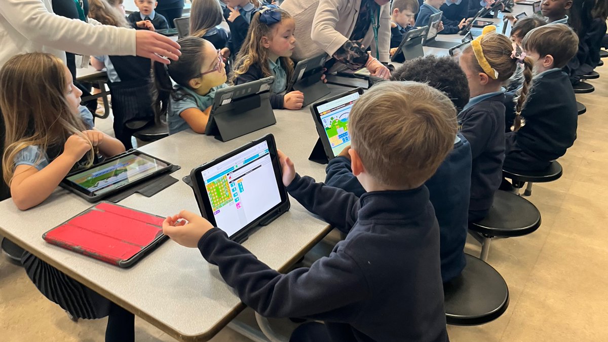 StBernardsPS's tweet image. 🧩💻#Codeweek2025  with our P1a, P1b & P2/1 pupils! Lots of resilience and problem-solving on show as they explored drag-and-drop coding and sequencing with block-based activities. 👏✨
@CodeWeekEU @CodeOrg @DL_for_All #EUCodeWeek