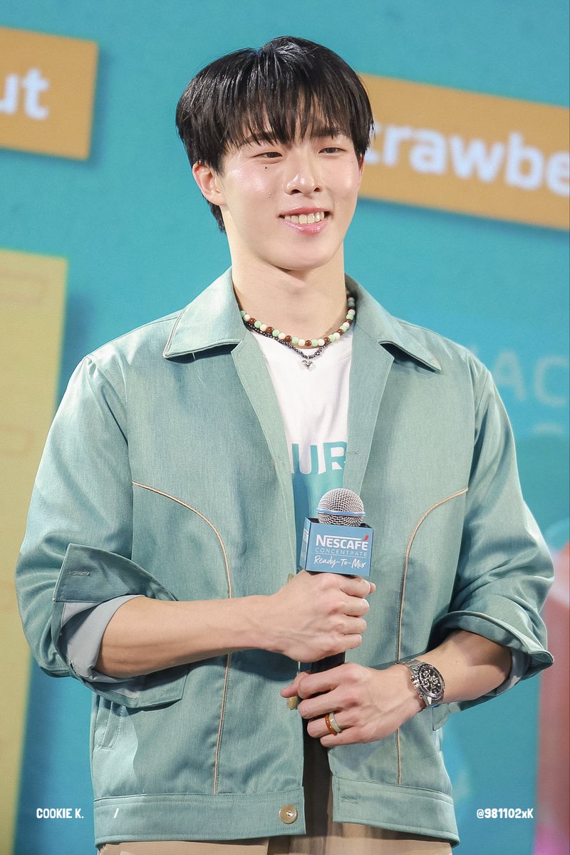 981102xK's tweet photo. 251019 — หล่อใจระเบิด! 💛🤘🏻

#ReadytoMixwithPROXIE
#PROXIEth #PROXIEKim https://t.co/pGpsLBsZ2F