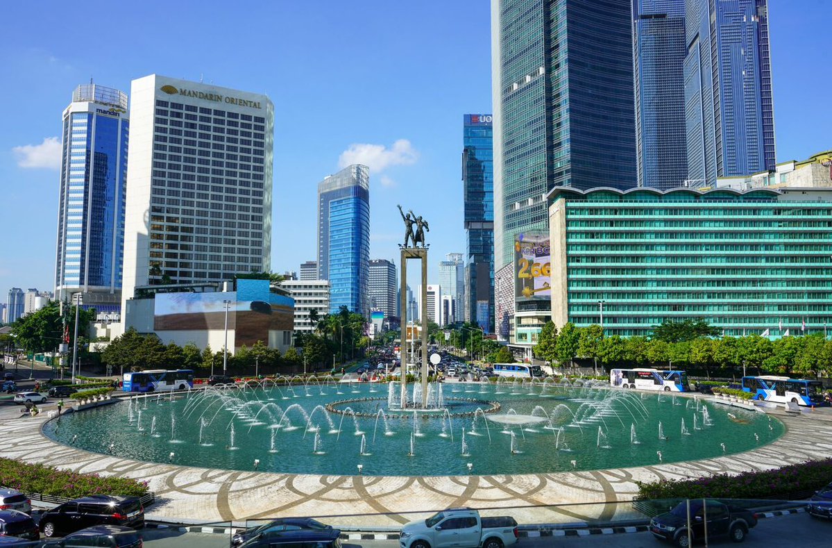 yogiliman's tweet image. 🚀 Exciting news from Indonesia! They're planning to make coding and AI mandatory in schools! How do you think this will shape the future of education and job readiness? 🤔 Dive into the details here: ift.tt/UQuNVjB #CodingInSchools #AI #EdTech #FutureOfEducation