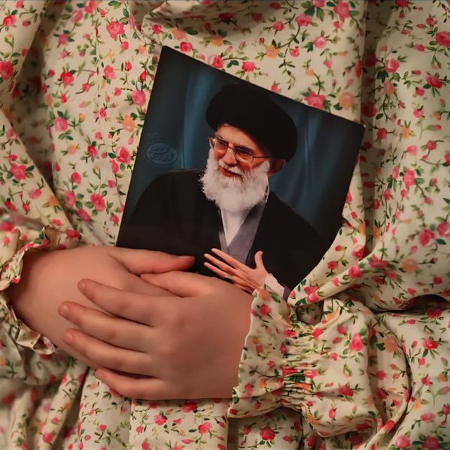 مالک را گفتند چگونه است که تو هیچ وقت راه را گم نمیکنی ؟
در پاسخ گفت: من در غبار فتنه ها چشم به انگشت اشاره علی 
دارم:))

#لبیک_یا_خامنه‌ای 
#اللهم_احفظ_قائدنا