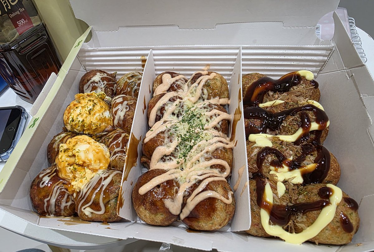 職場の人に食べるの手伝ってもらった！！！！
シール？がくちぱっち当たらなくて泣いた