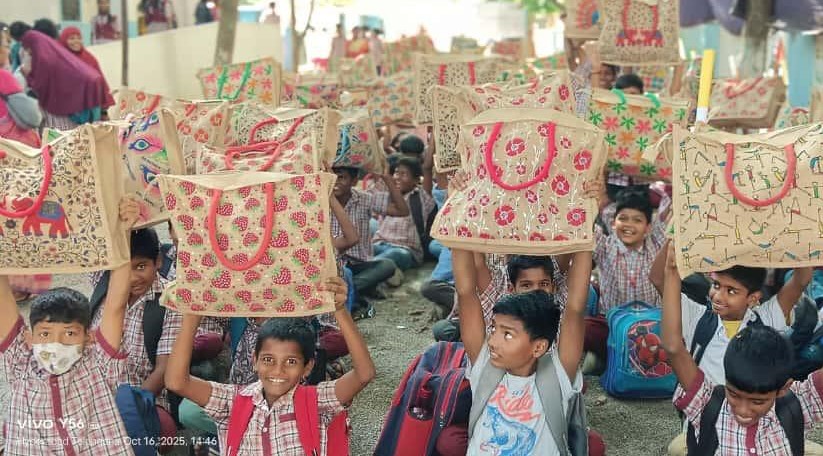 SpheruleNGO's tweet image. Spherule Foundation, with support from IBM and Goodera, spread festive cheer by distributing 1,000+ Diwali gift kits across Hyderabad and Pune — lighting up lives and hearts this Diwali. #Diwali2025 #CSR #SpheruleFoundation