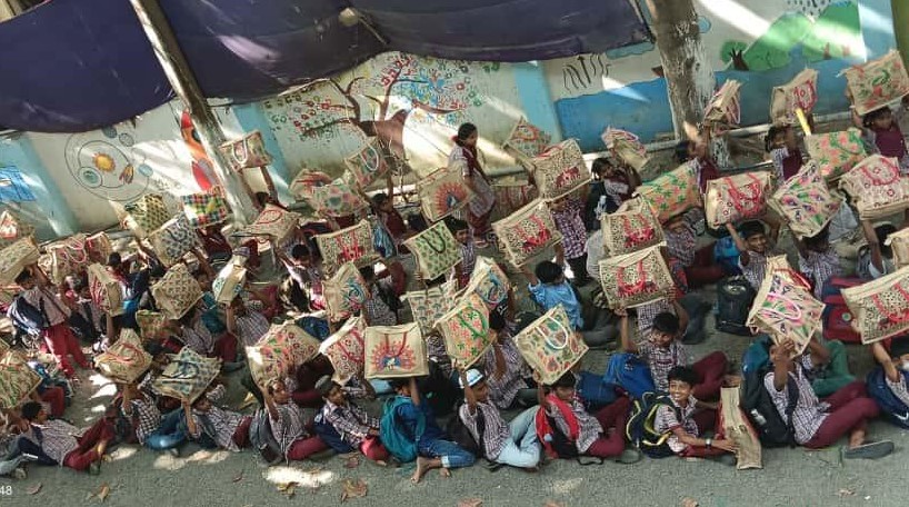 SpheruleNGO's tweet image. Spherule Foundation, with support from IBM and Goodera, spread festive cheer by distributing 1,000+ Diwali gift kits across Hyderabad and Pune — lighting up lives and hearts this Diwali. #Diwali2025 #CSR #SpheruleFoundation