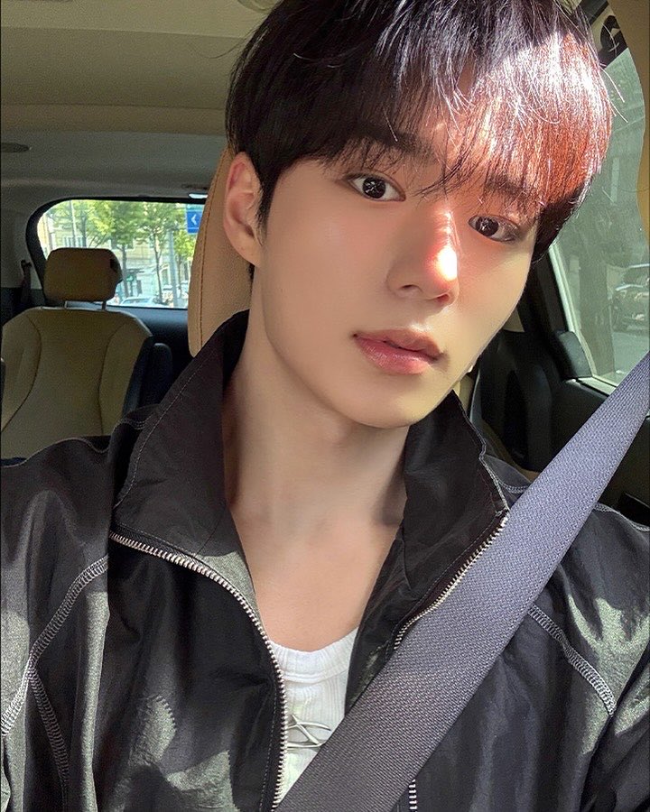 iavedd's tweet image. 251020 ์ํ๋๋ผ์ด๋ธ์ ์ธ์คํ 1
#์ค์ #JUNSEO
#์ํ๋๋ผ์ด๋ธ์ #ALPHADRIVEONE #ALD1