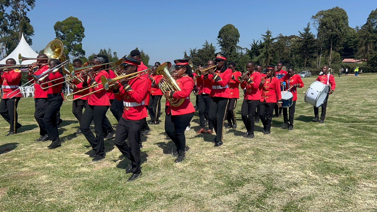 Taifa_Leo's tweet photo. Mashujaa Day 2025: Maadhimisho yanafanyika Kaunti ya Kitui, na kuongozwa na Rais William Ruto

Fuatilia hapa: https://t.co/1nRNpH7Jon https://t.co/P3eHjLBwiI
