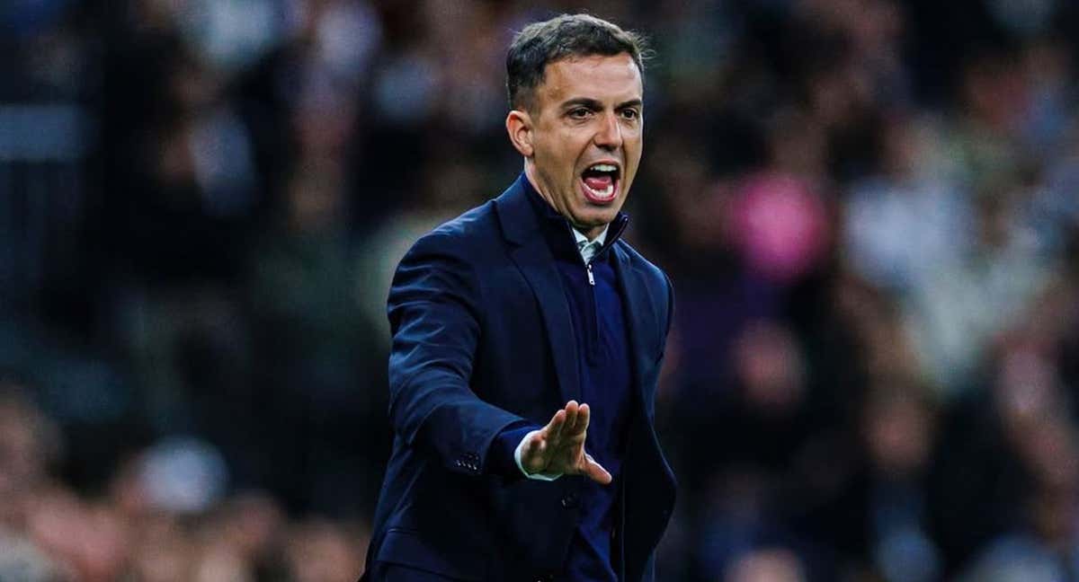 Año 2020: el RZ no ficha a Iraola porque Víctor Fernández marea con su continuidad y se adelanta el Rayo

2025: El RZ no ficha a Borja Jiménez porque unos señores muy colchoneros se empeñan en alargar a Gabi y se adelanta el Sporting

La historia es cíclica. La ineptitud también.