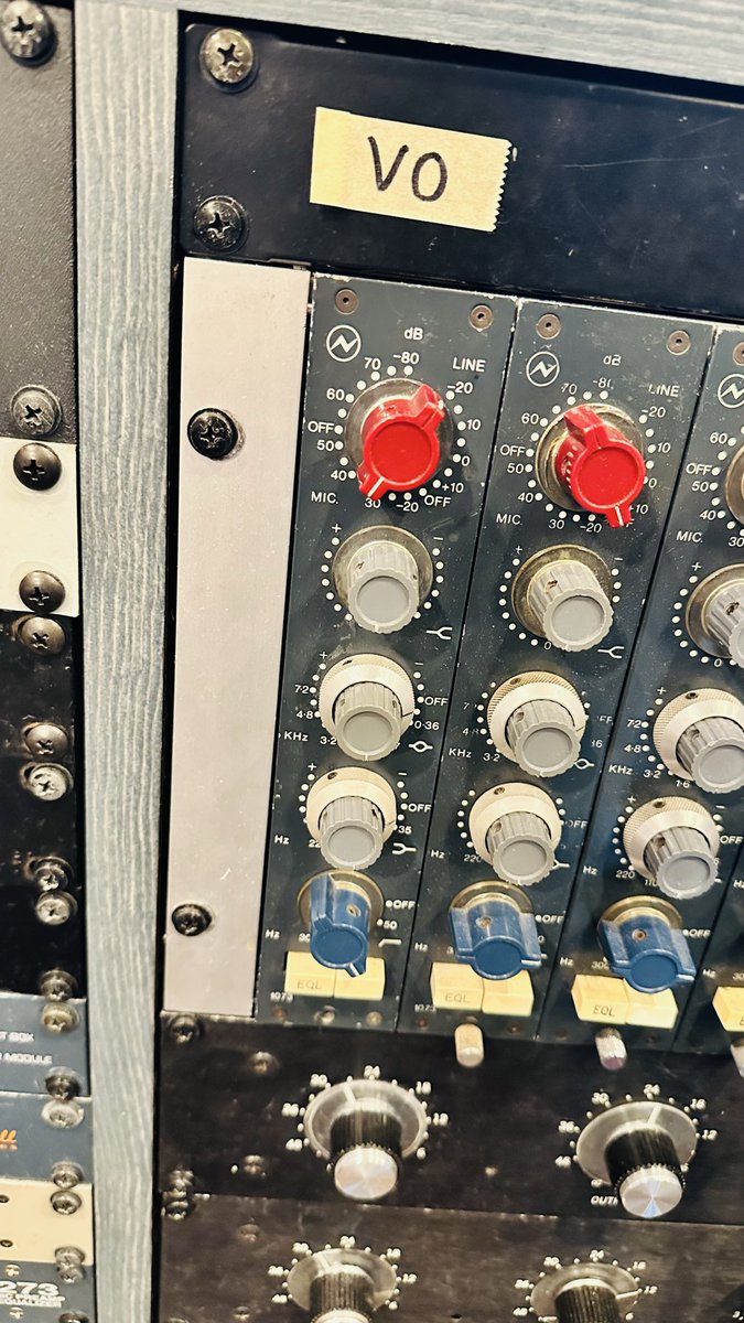 【拡散希望】
とあるタイアップで提供、RECまでやった楽曲の、edit、MIXをやっていただける方を探しています
パラデータからのMIXになります
予算もございます
配信リリースされる楽曲のMIXなどを担当した経験のない、自信のあるエンジニア&amp;クリエイターの方、ぜひご相談ください！
変な案件じゃないヨ