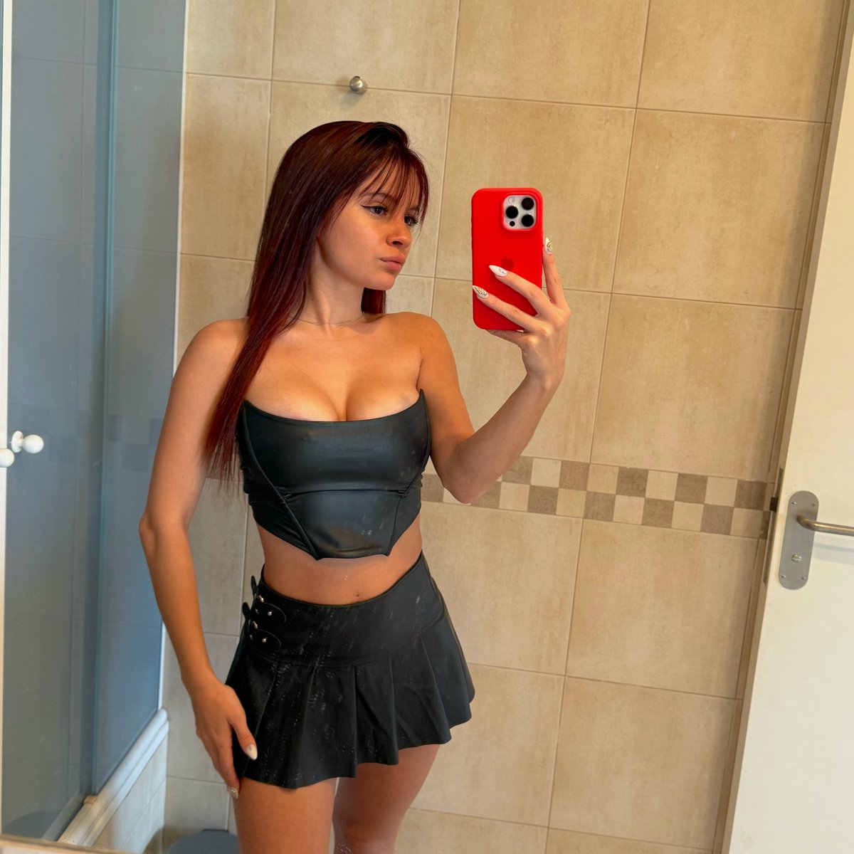katiepecann's tweet photo. do guys still like all natural girls?? https://t.co/gHCVqb3lIi