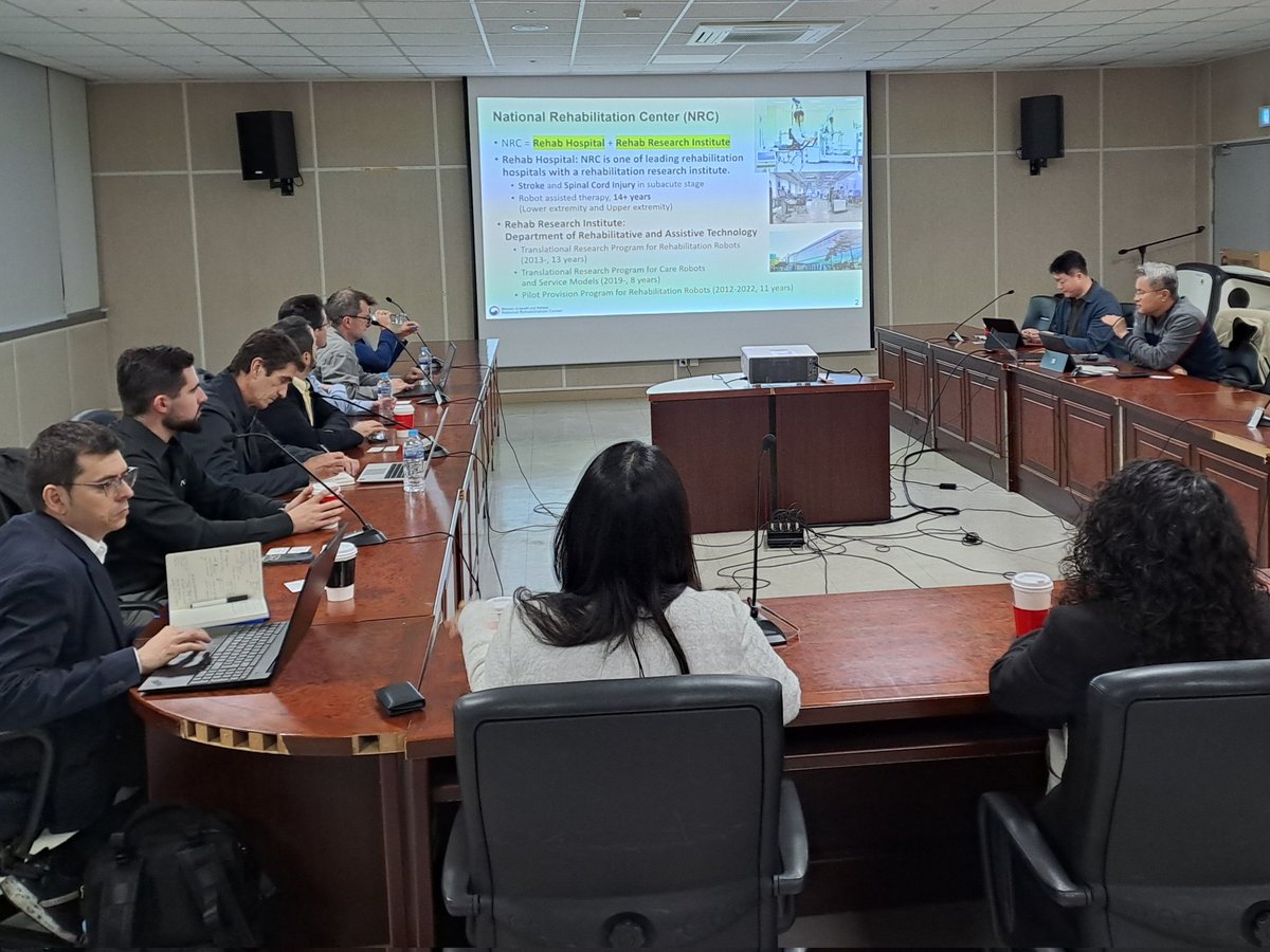 LabORA_robotics's tweet image. 2⃣ Visit: National Rehabilitation Center – Korea’s leading institution in rehabilitation & robotics innovation 
💡 Facility tour and a constructive discussion about government strategies and innovation programs 
#AssistiveRobotics #Seoul