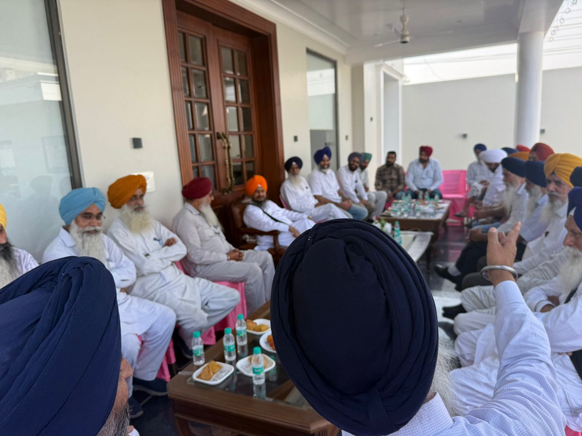 J_Harpreetsingh's tweet image. ਅੱਜ ਬਠਿੰਡਾ ਵਿੱਚ ਸ਼੍ਰੋਮਣੀ ਅਕਾਲੀ ਦਲ (ਪੁਨਰਸ਼ੁਰਜੀਤ) ਜ਼ਿਲ੍ਹਾ ਬਠਿੰਡਾ ਦੇ ਡੇਲੀਗੇਟਾਂ ਨਾਲ ਬੰਦੀ ਛੋੜ ਦਿਵਸ ਅਤੇ ਦੀਵਾਲੀ ਦੀਆਂ ਖੁਸ਼ੀਆਂ ਸਾਂਝੀਆਂ ਕਰਨ ਦਾ ਸੁਭਾਗ ਪ੍ਰਾਪਤ ਹੋਇਆ। ਇਸ ਮੌਕੇ ਸੰਗਤ ਨਾਲ ਮਿਲ ਬੈਠ ਕੇ ਪਾਰਟੀ ਦੀ ਚੜ੍ਹਦੀ ਕਲਾ ਅਤੇ ਪੰਥਕ ਏਕਤਾ ਲਈ ਅਰਦਾਸ ਕੀਤੀ ਤੇ ਵਿਚਾਰ ਸਾਂਝੇ ਕੀਤੇ।
#BandiChhorDivas #Diwali2025…