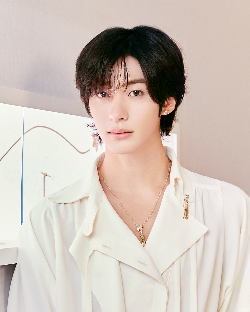 251020 쇼메 성찬영

ig : lofficielsingapore
🔗instagram.com/p/DQBjbrxkfwl/…

เข้าไปกดไลก์ กดแชร์ และคอมเมนต์ชื่อซองชานกับแอนตันกันนะคะ 

SUNGCHAN ANTON AT BEE DE CHAUMET

#SungchanAntonxChaumet
#SUNGCHAN #ANTON
#성찬 #앤톤
#CHAUMET <a href="/Chaumet/">Chaumet</a>