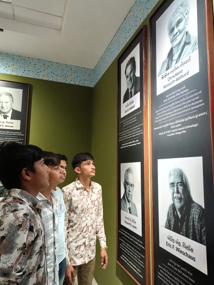 Stuti Shukla (@stuti2220298309) on Twitter photo Remembering Nobel Laureate Christiane Nüsslein-Volhard and her pioneering work in genetics!
Born on 20 Oct 1942, she revealed how genes control early embryonic development, transforming biology.
Discover the wonders of science at <a href="/RSCBhavnagar/">Regional Science Centre (RSC)Bhavanagar</a>! Remembering Nobel Laureate Christiane Nüsslein-Volhard and her pioneering work in genetics!
Born on 20 Oct 1942, she revealed how genes control early embryonic development, transforming biology.
Discover the wonders of science at <a href="/RSCBhavnagar/">Regional Science Centre (RSC)Bhavanagar</a>!