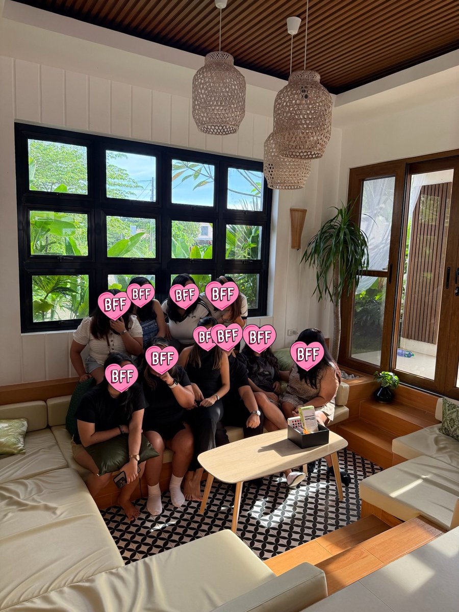 Came for the fandom, stayed for the friendship.

Unlocked this photo—- eme lang HAHAHAHA