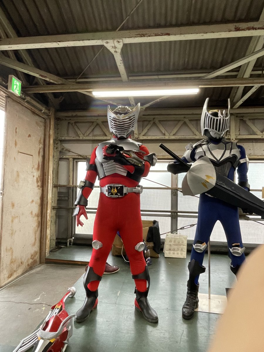 仮面ライダー王蛇 生存形態 コスプレマスク（複眼発光ギミック付き） 仮面ライダー王蛇 生存形態 コスプレマスク（複眼発光ギミック付き