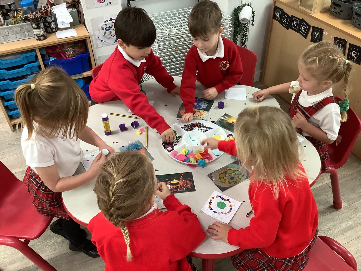 MillbrookRec's tweet photo. We are learning about Diwali, the Hindu festival of light! In provision, we are making rangoli patterns, mehndi designs and exploring traditions! π― #mbre https://t.co/NbO591yM35