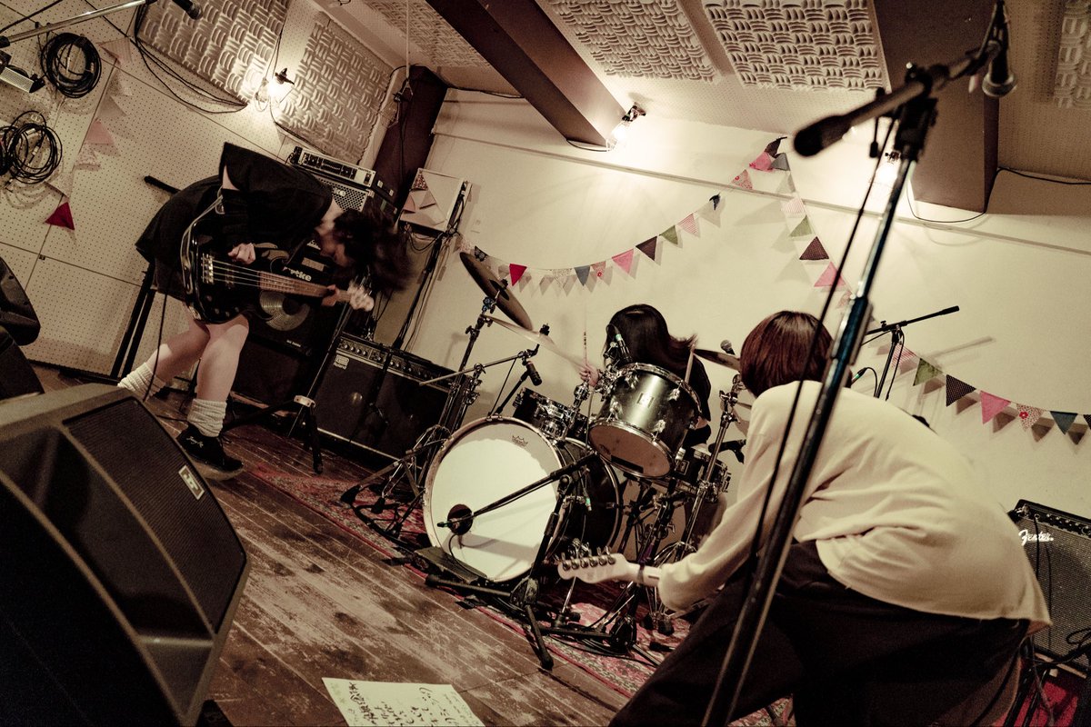 2025.10.19(sun)
『旬は巡る。2025』
📍下北沢 mona records

ありがとうございました🐑🐑🐑

📸 by <a href="/su_su_yls/">スギウラ マホ</a>