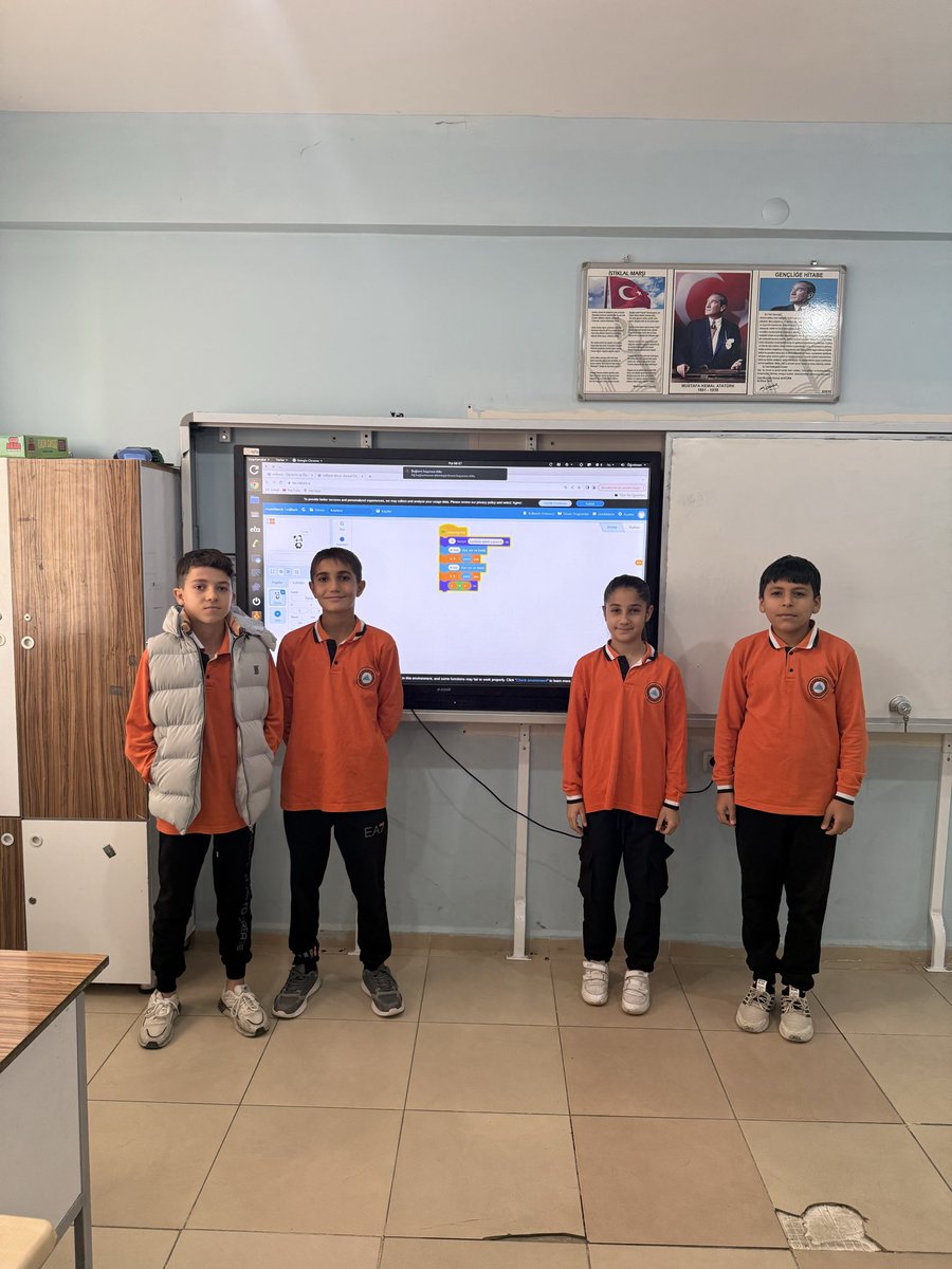 Diktepeilkorta's tweet image. Diktepe Kodluyor…
Okulumuzda Codeweek Haftası Etkinlikleri kapsamında mblock programı ile Matematik Alanında dört işlem etkinliği yapıldı.Kodlama etkinliğine destek veren Matematik Öğretmenimiz Selina ÖZTORUN’a ve etkinliğe katılan öğrencilerimize teşekkür ederiz. #codeweek